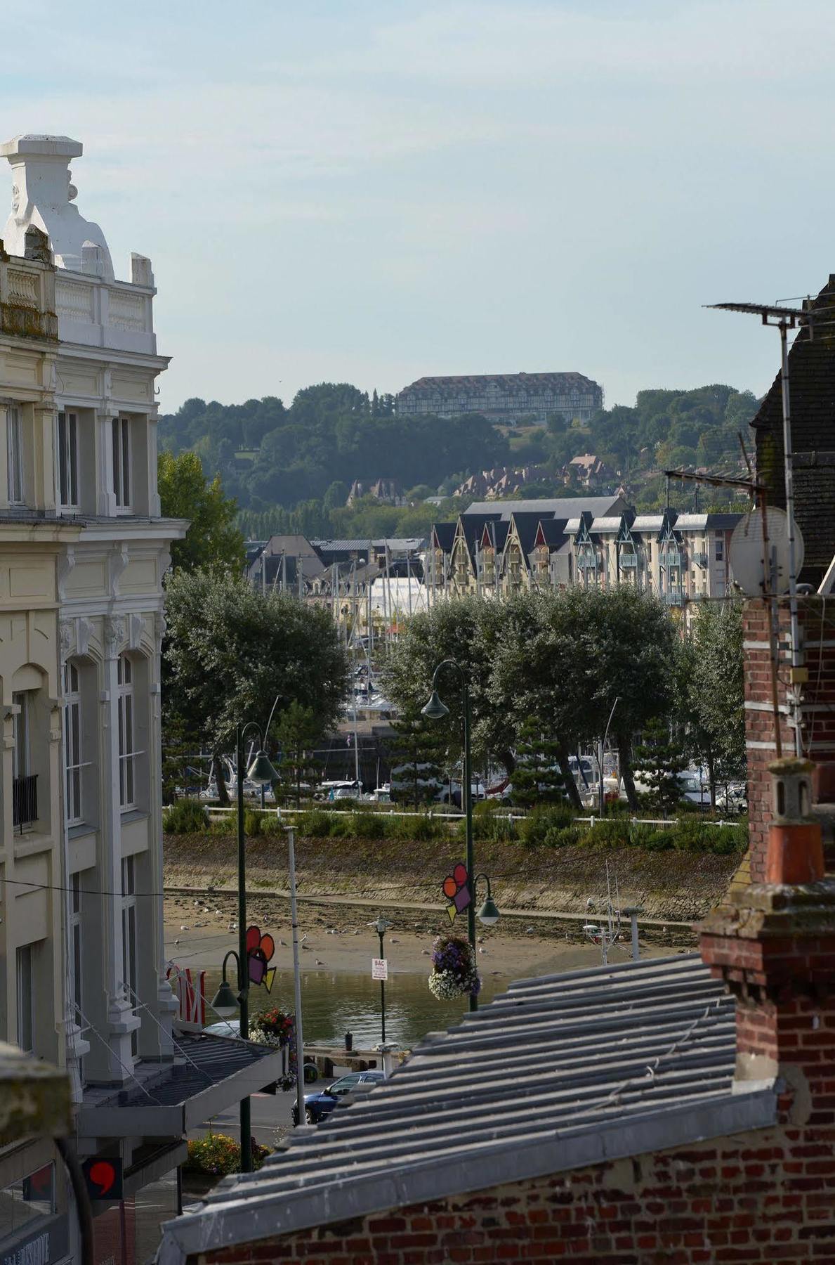 Hotel Le Fer A Cheval Trouville-sur-Mer Exterior photo